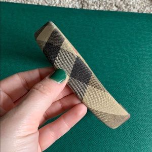 NWOT Burberry headband with sparkle thread!